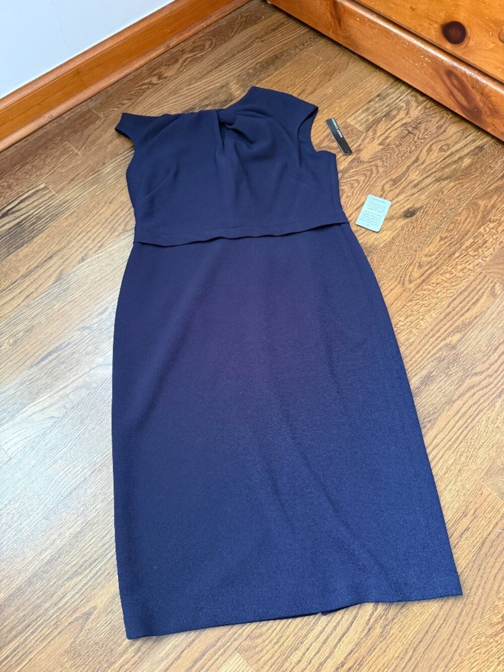 Maggy London Dress NWT Keyhole Twist Neck Size 12